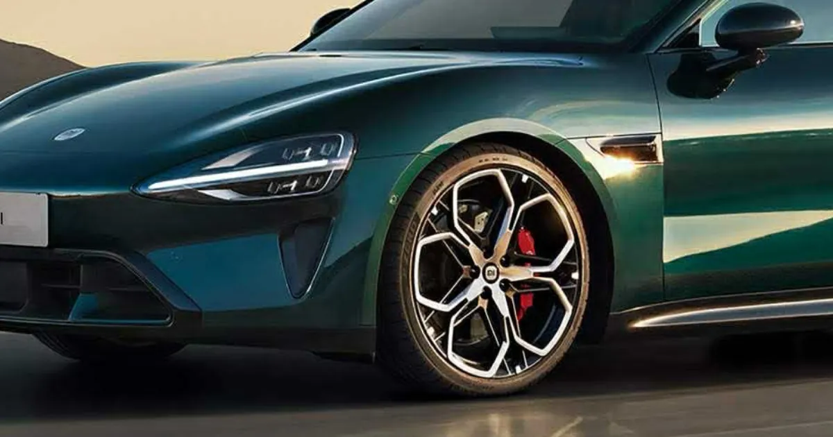 McLaren-Faced Chinese Sedan Has Supercar Speed For Toyota Camry Money